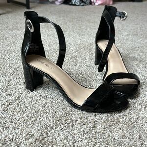 Nine West Sandals Women’s 6 Black glossy Chunky Heel Ankle Wrap Toe Strap
